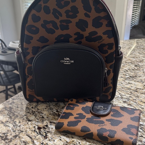 WOMENS LEOPARD BACKPACK PURSE AND MATCHING WALLET! - Picture 1 of 4